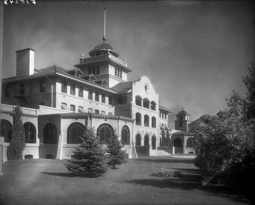 Agnes Memorial Sanitarium. c 1910-1932? Denver Public Library.