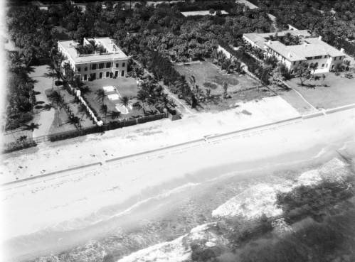 Frederick Guest's Villa Artemis and Otto Hermann Kahn's Villa Oheka. Photo: Robert Yarnall Richie
