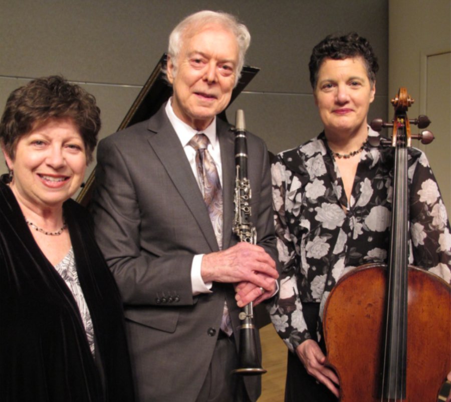 Cross Island musicians with Suzanne Mueller