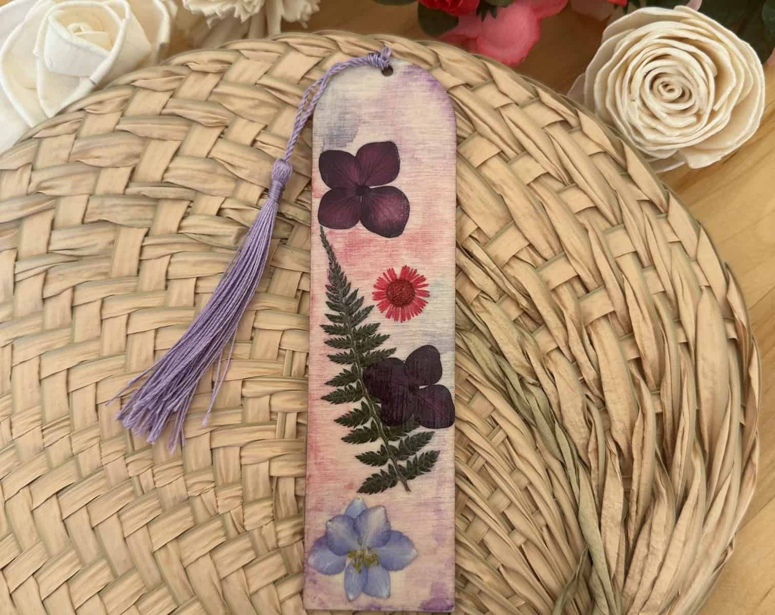 Friday 9/25 – 4-5:30pm - Pressed Flower Bookmarks: Botanical Keepsakes